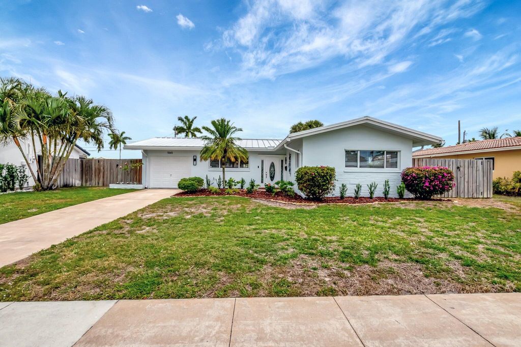 Photo of 1065 SW 13th Street, Boca Raton, FL 33486 (MLS # R11085988)