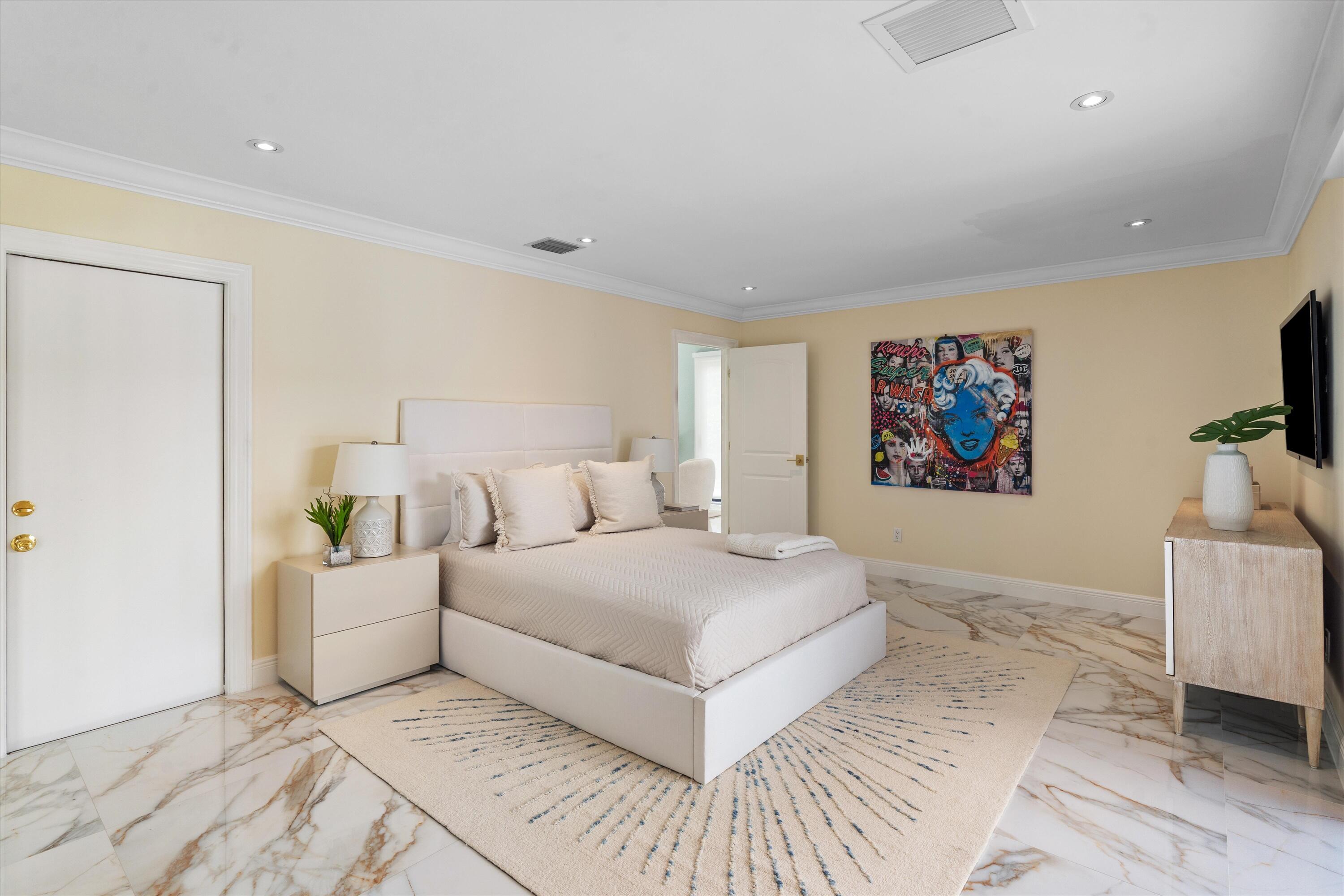 ROLLING HILLS - Residential