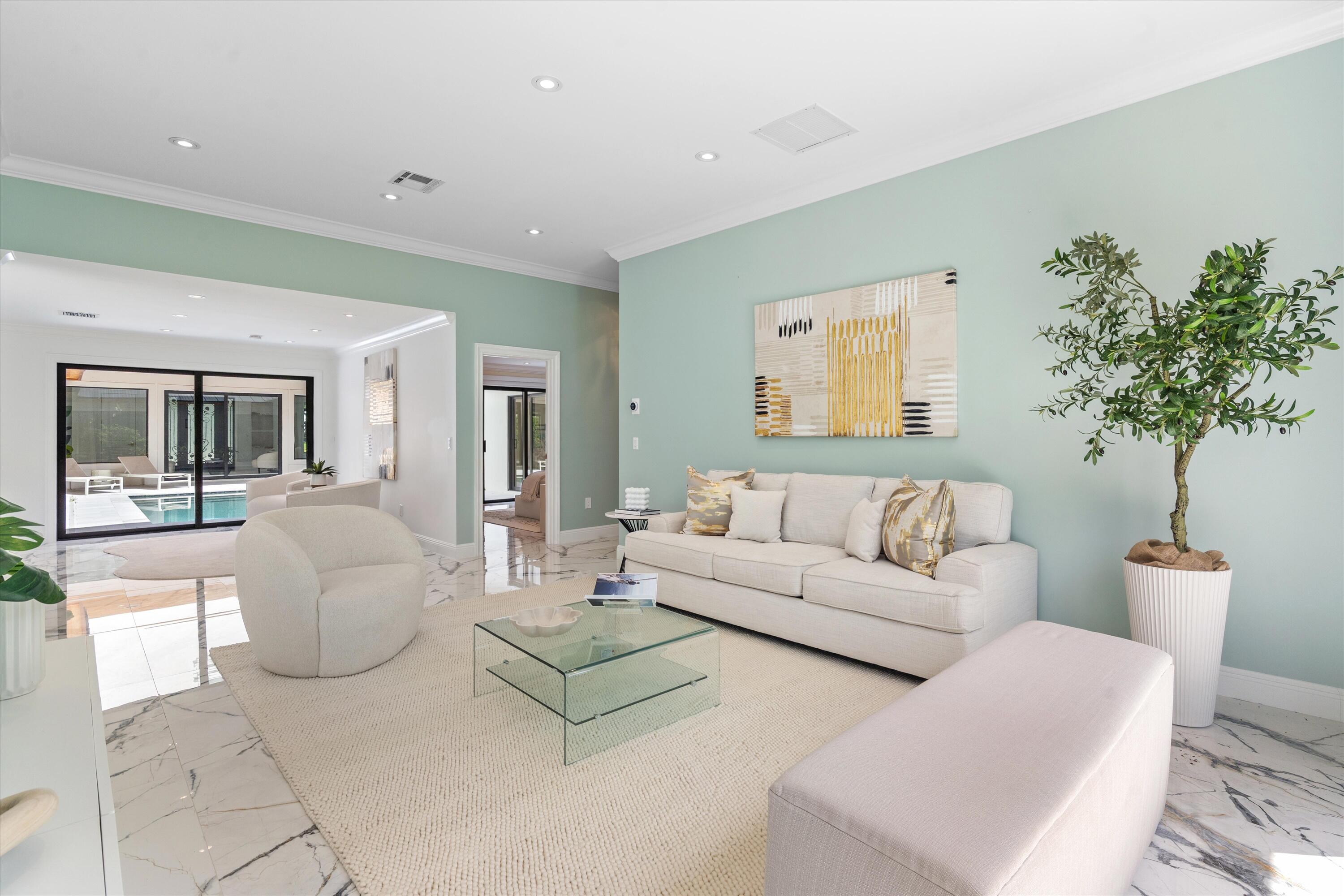 ROLLING HILLS - Residential