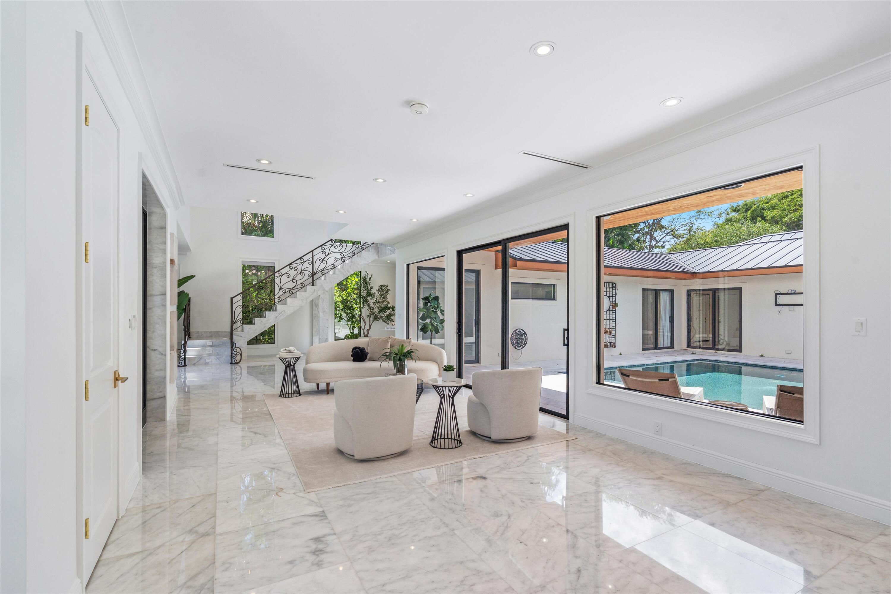 ROLLING HILLS - Residential