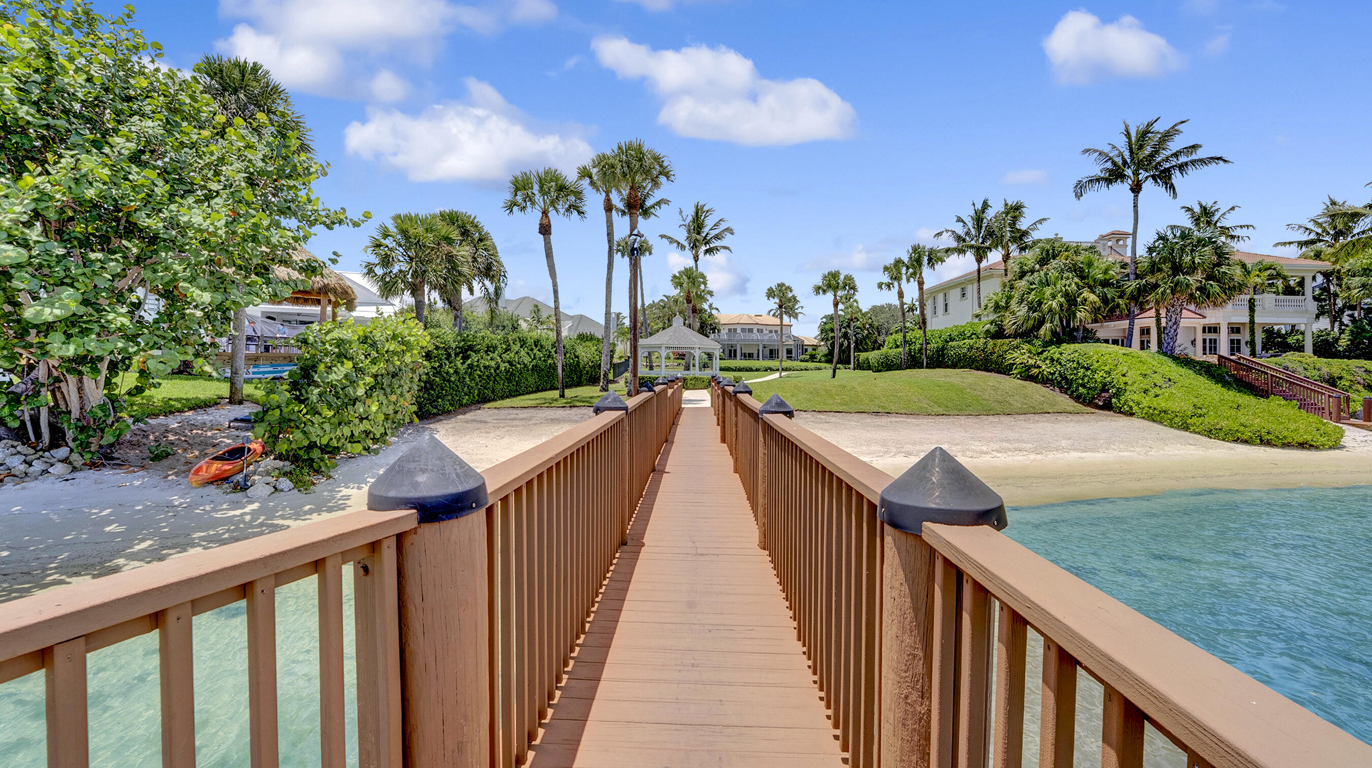 ROLLING HILLS - Residential