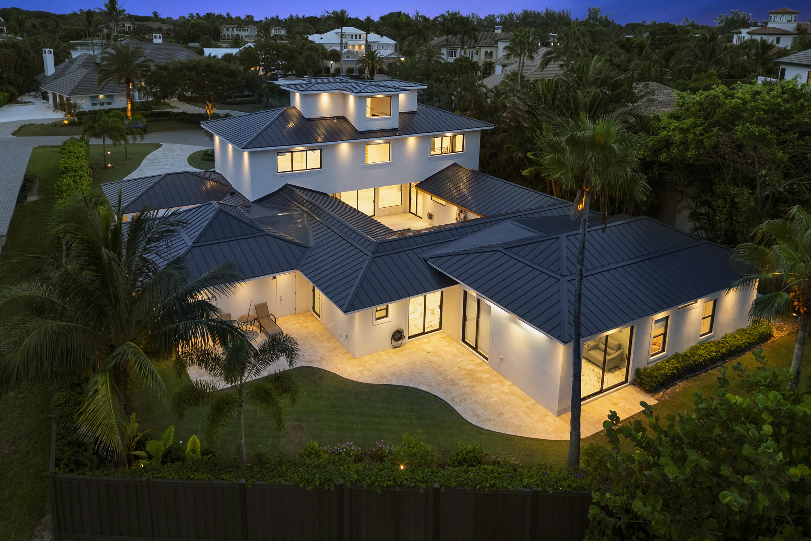 ROLLING HILLS - Residential