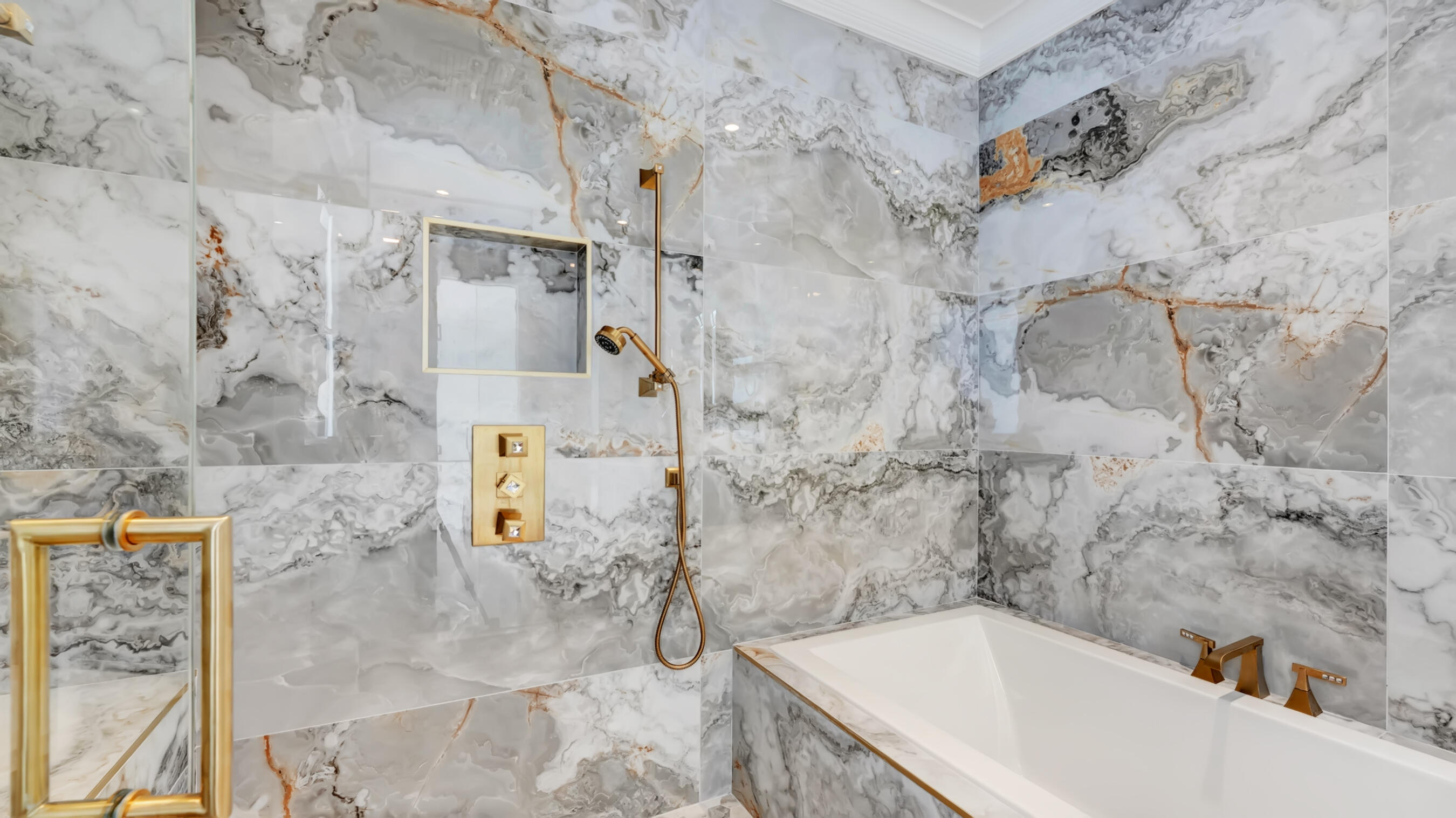 ROLLING HILLS - Residential