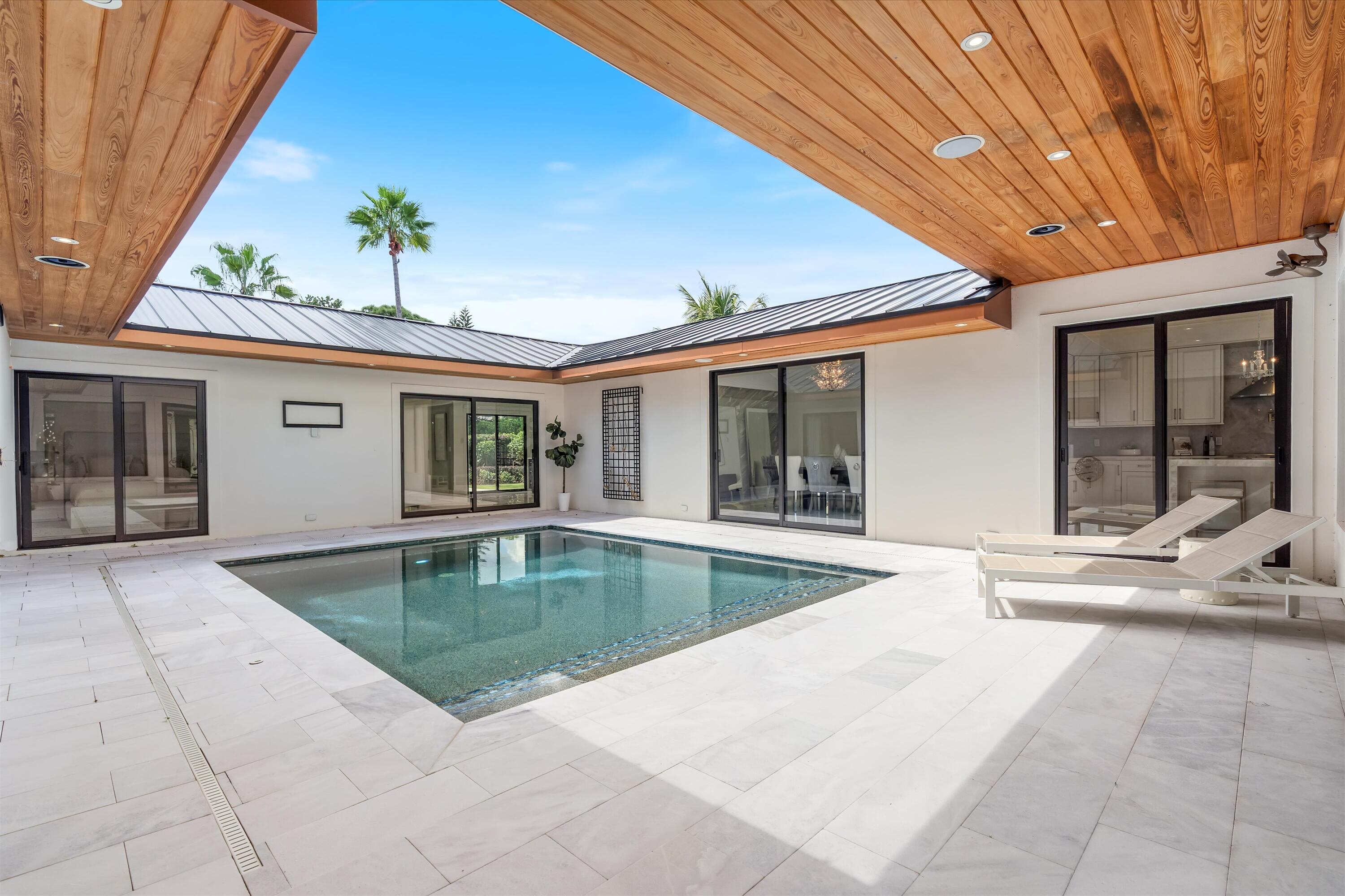 ROLLING HILLS - Residential