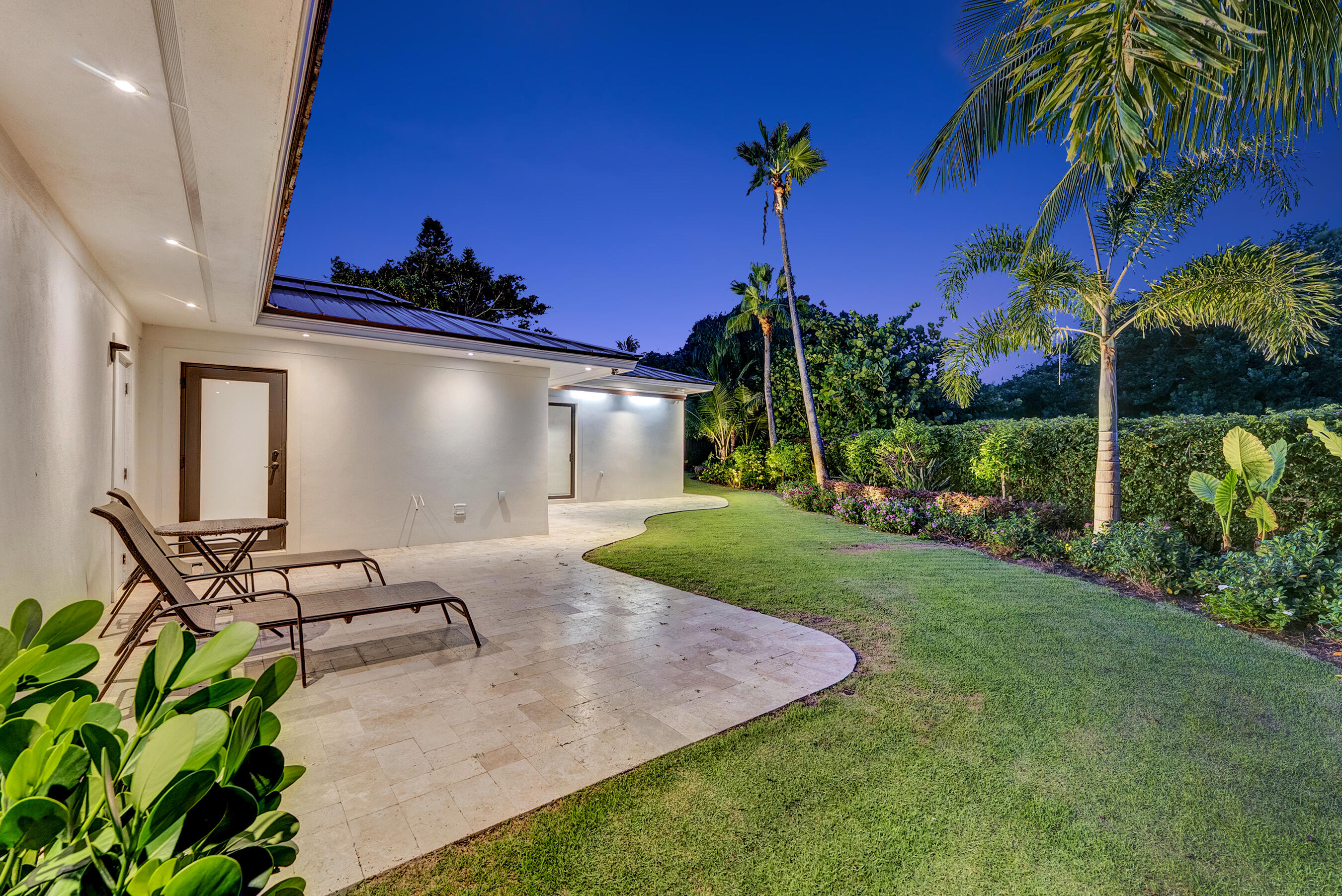 ROLLING HILLS - Residential