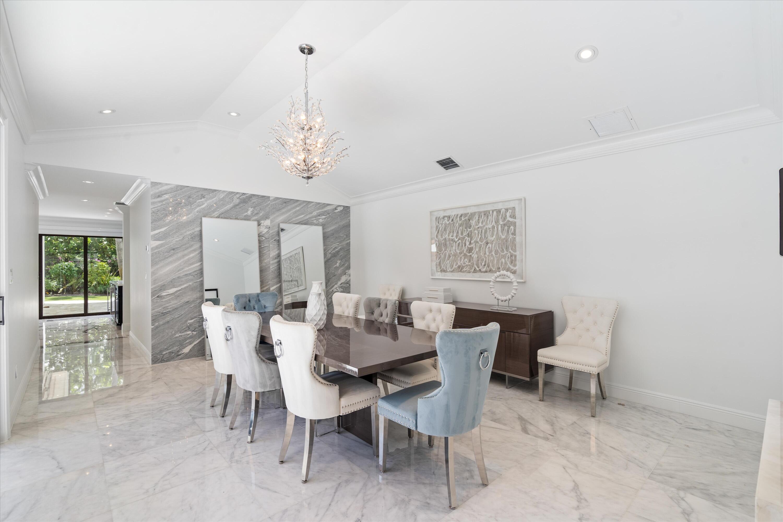 ROLLING HILLS - Residential