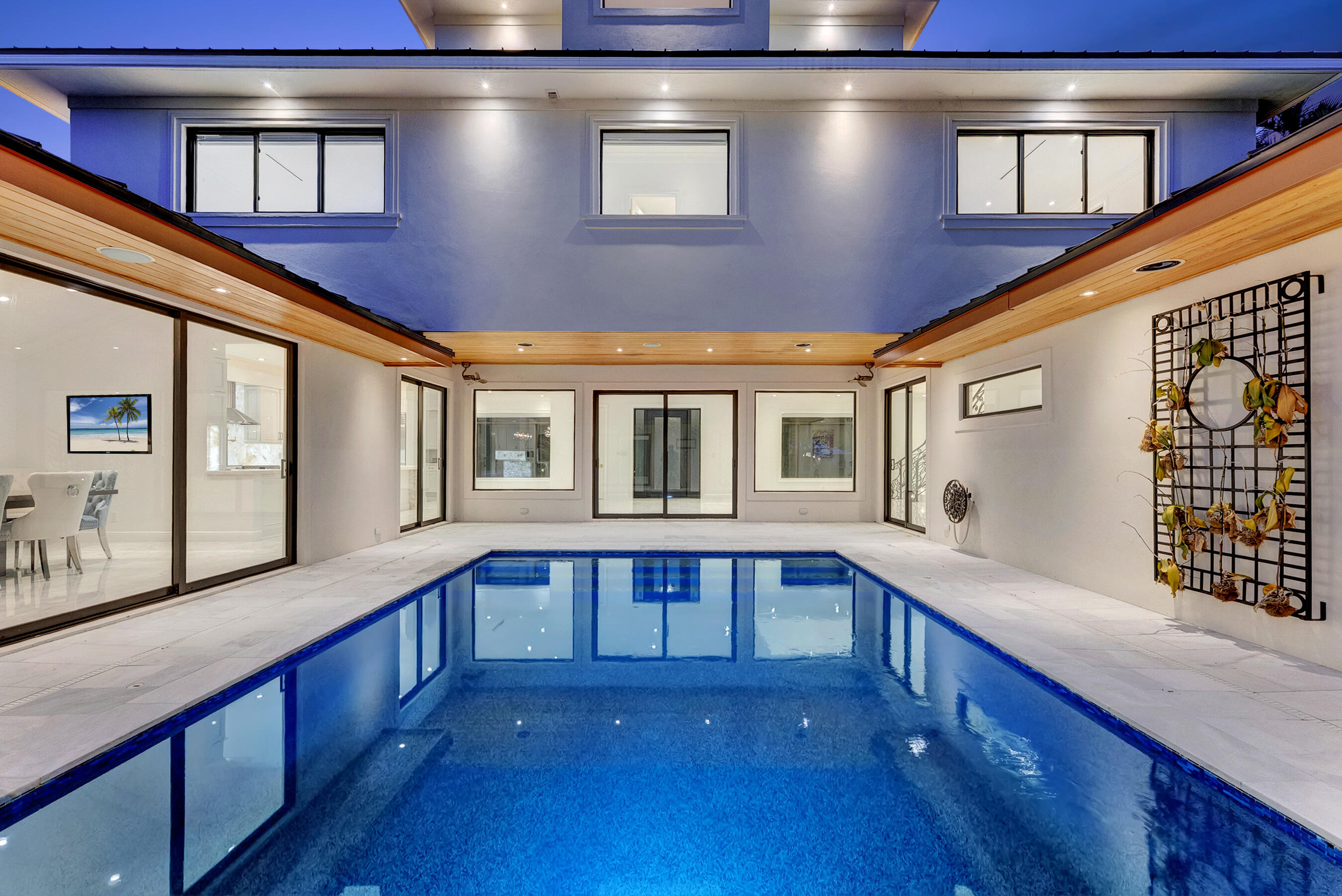 ROLLING HILLS - Residential