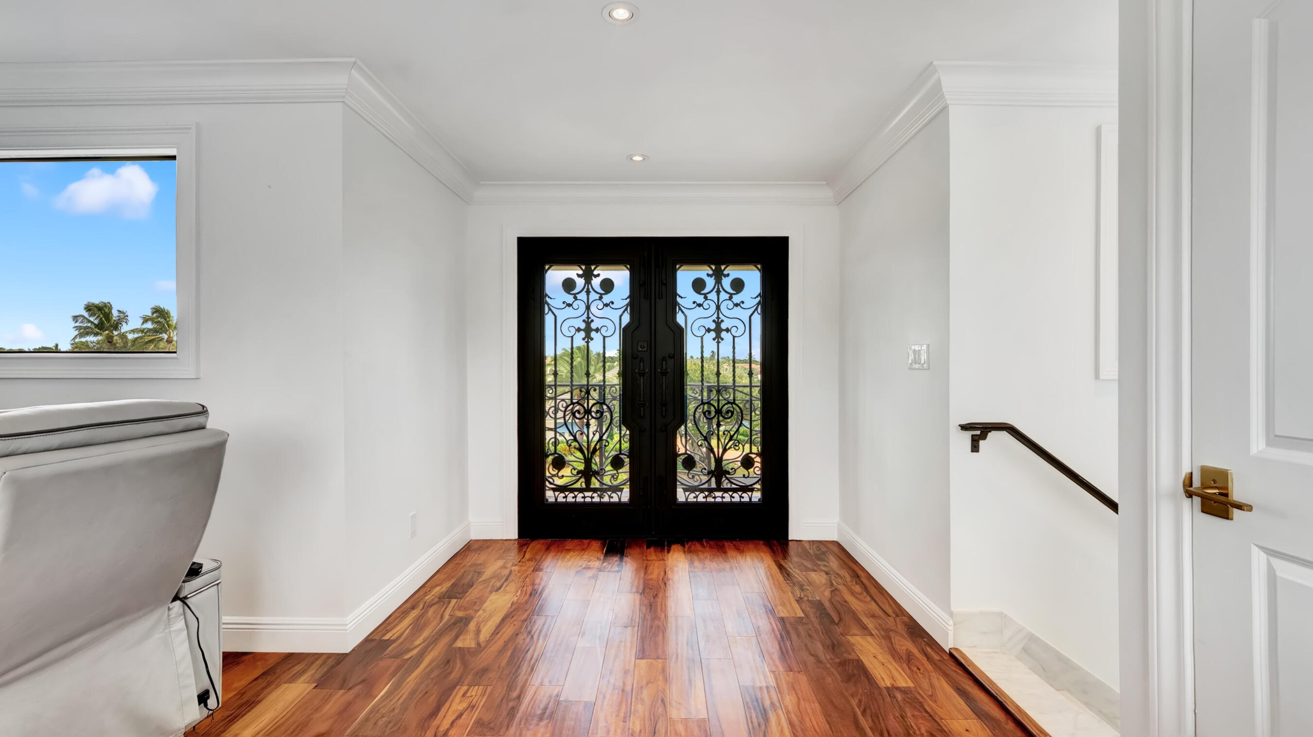 ROLLING HILLS - Residential