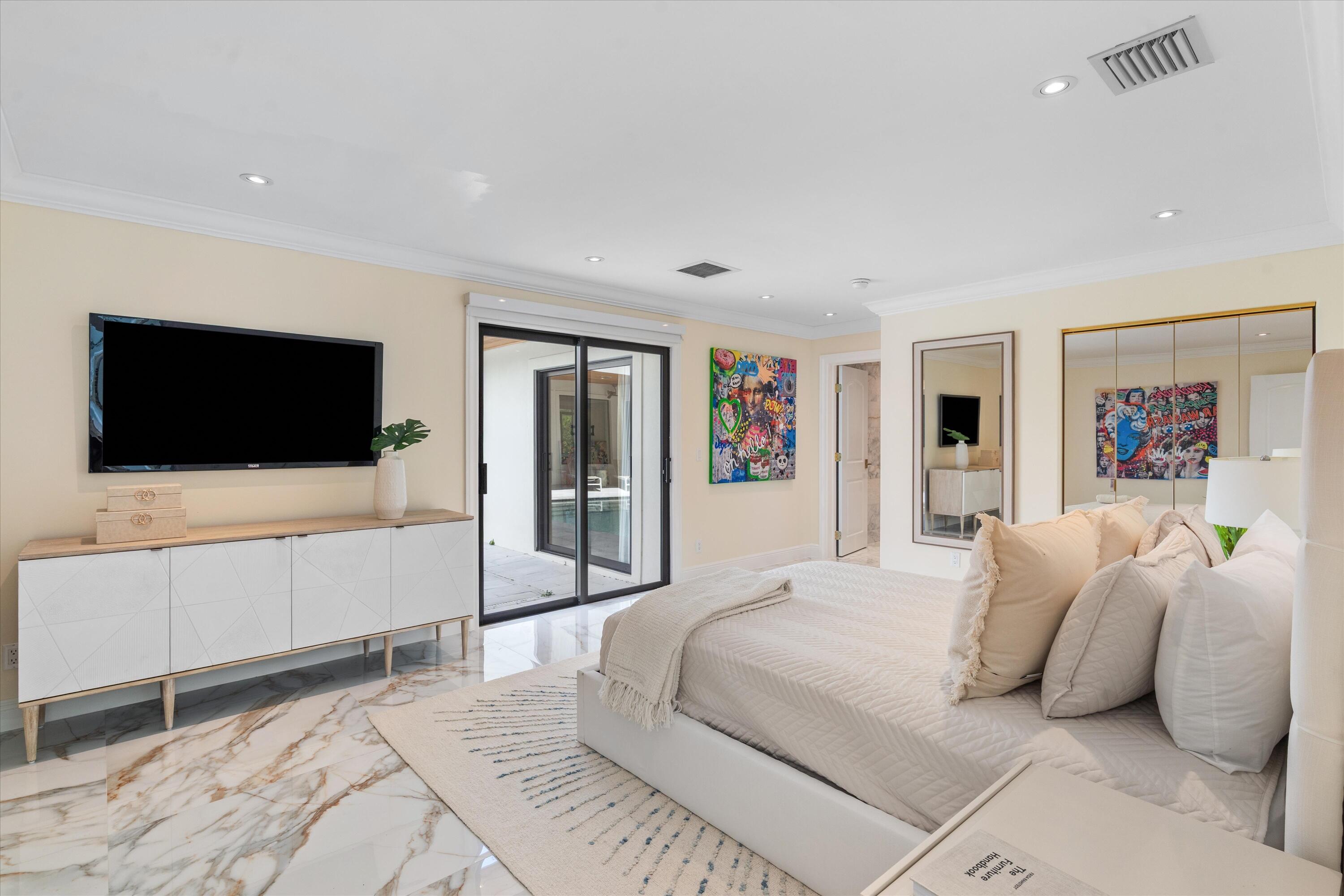 ROLLING HILLS - Residential