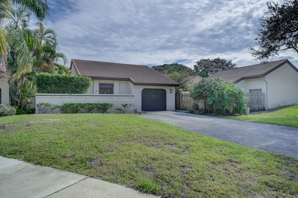 Photo of 1135 NW 22nd Avenue, Delray Beach, FL 33445 (MLS # R11106988)