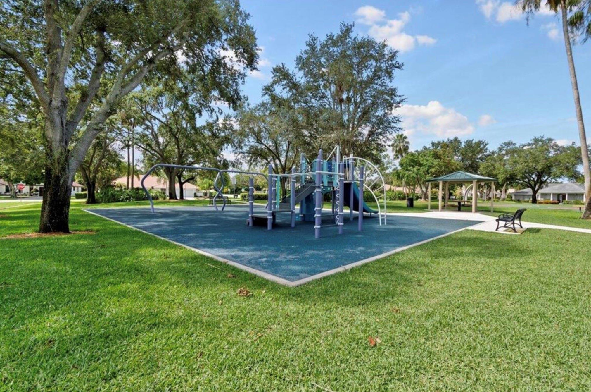 GREENVIEW SHORES NO 2 OF - Residential