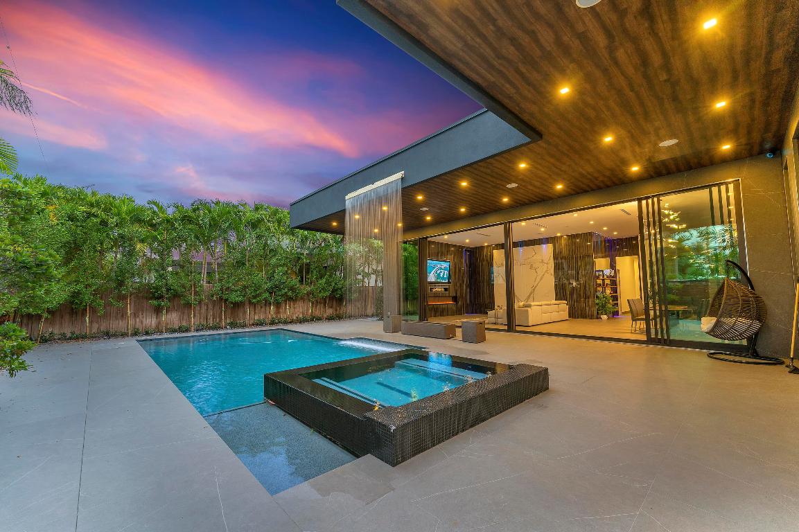 BEACH WAY HEIGHTS UNIT - Residential