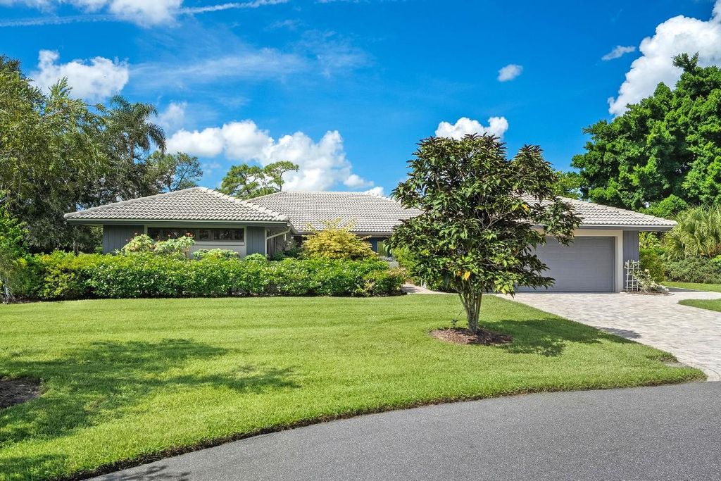 Photo of 1423 SW Troon Circle, Palm City, FL 34990 (MLS # R11127043)