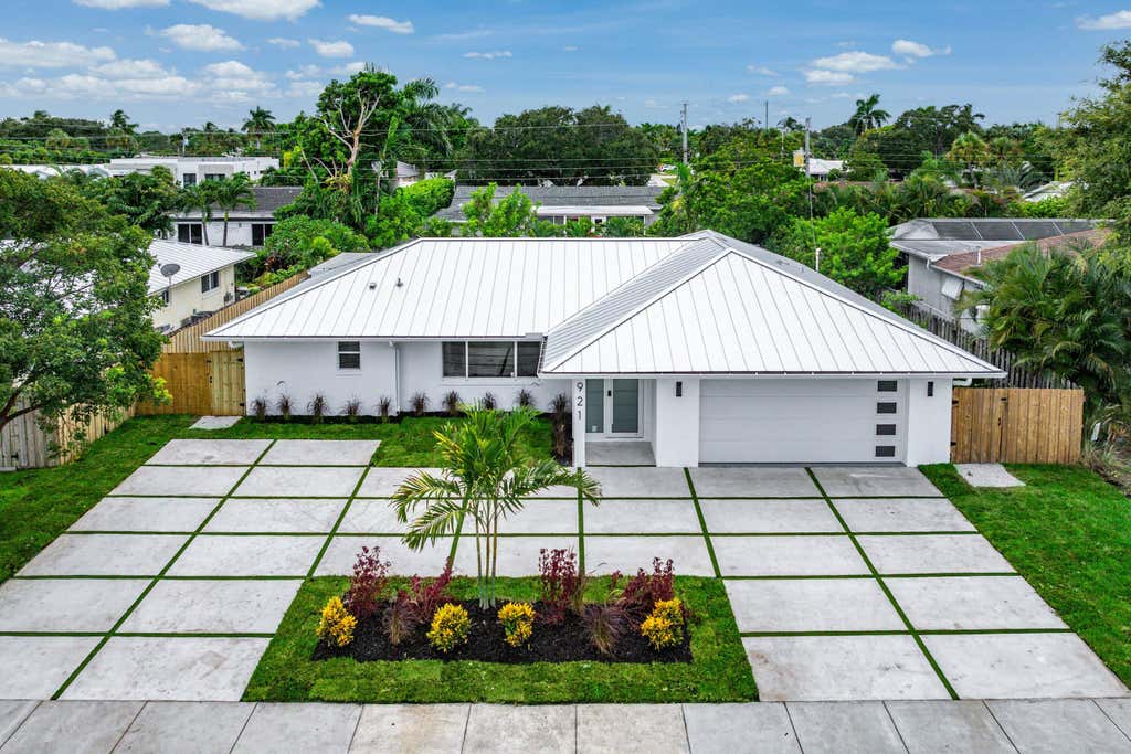 Photo of 921 SW 11TH Terrace, Boca Raton, FL 33486 (MLS # B26069286)