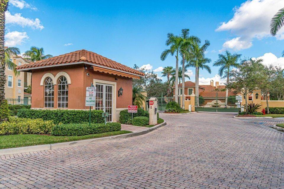 ST ANDREWS AT POLO CLUB CONDO - Residential Lease