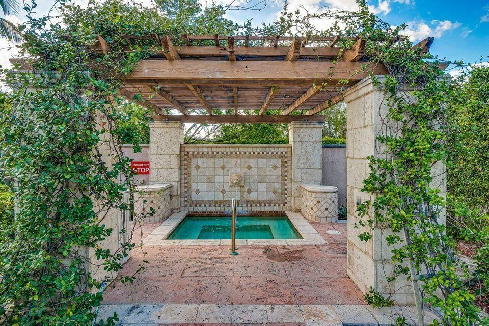 ST ANDREWS AT POLO CLUB CONDO - Residential Lease