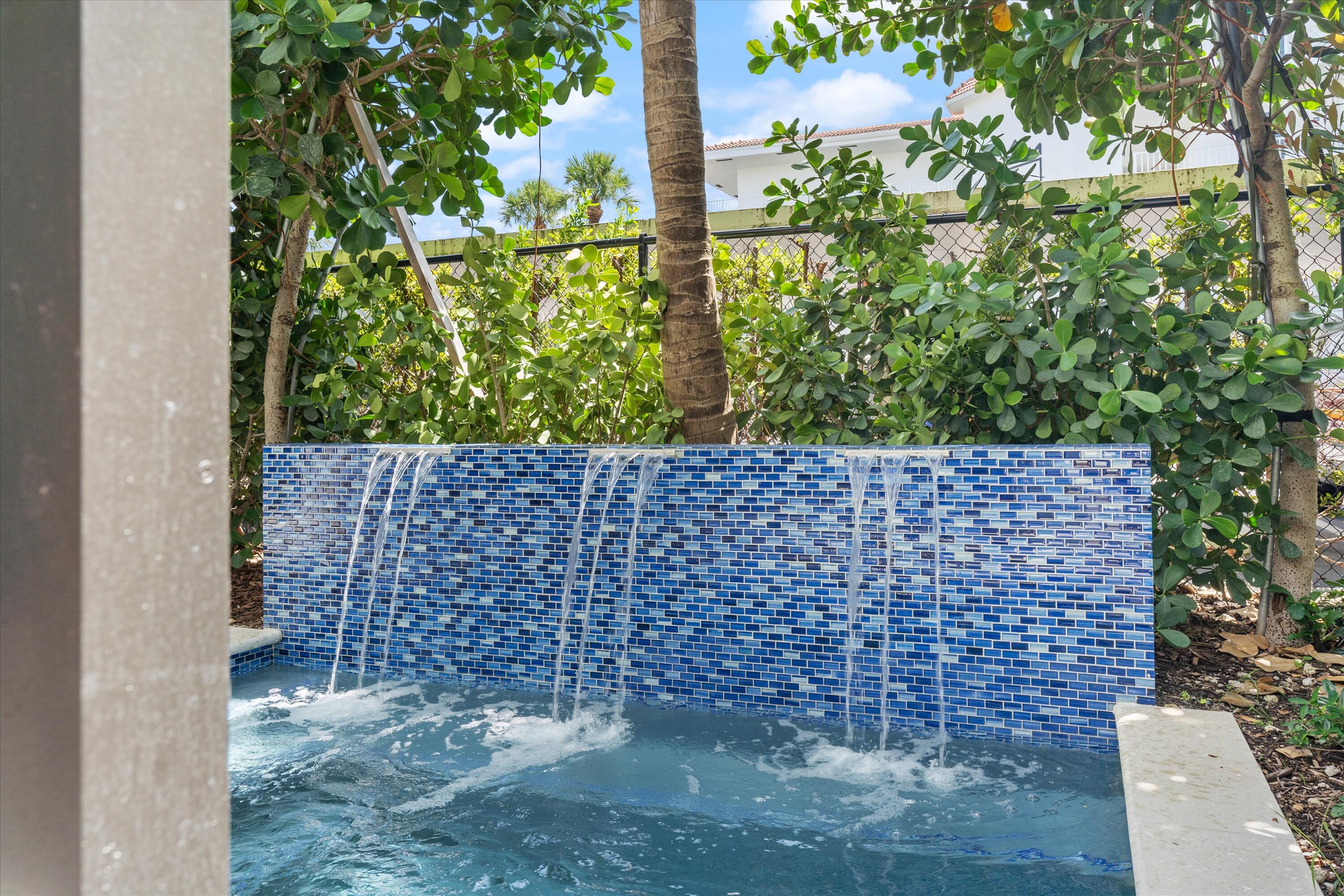 ESTATES AT OCEAN DELRAY - Residential