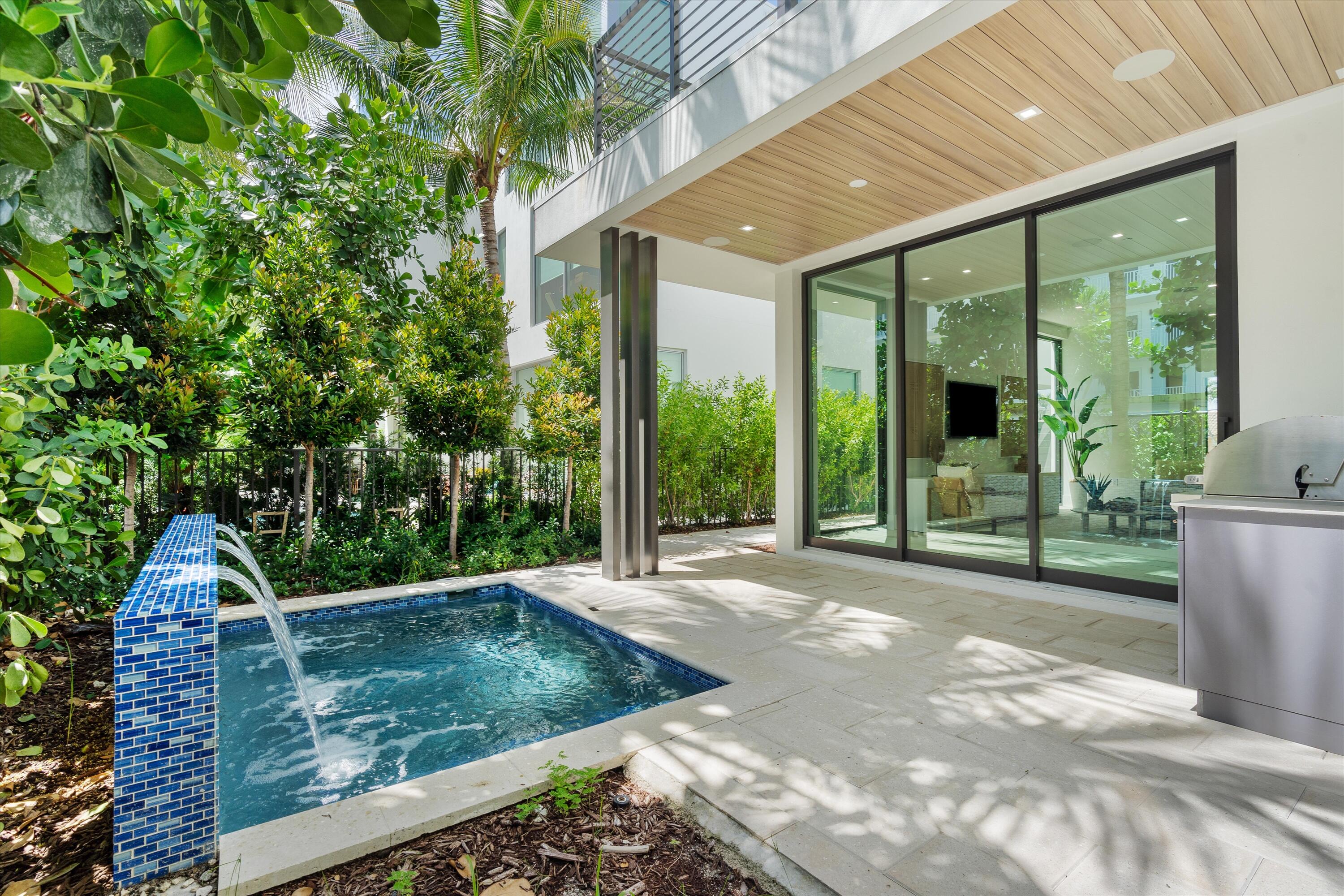 ESTATES AT OCEAN DELRAY - Residential