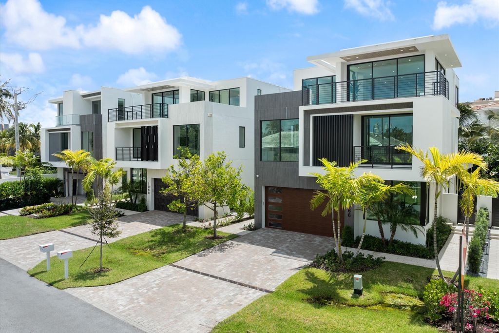 Photo of 1066 Del Harbour Drive, Delray Beach, FL 33483 (MLS # R11018488)