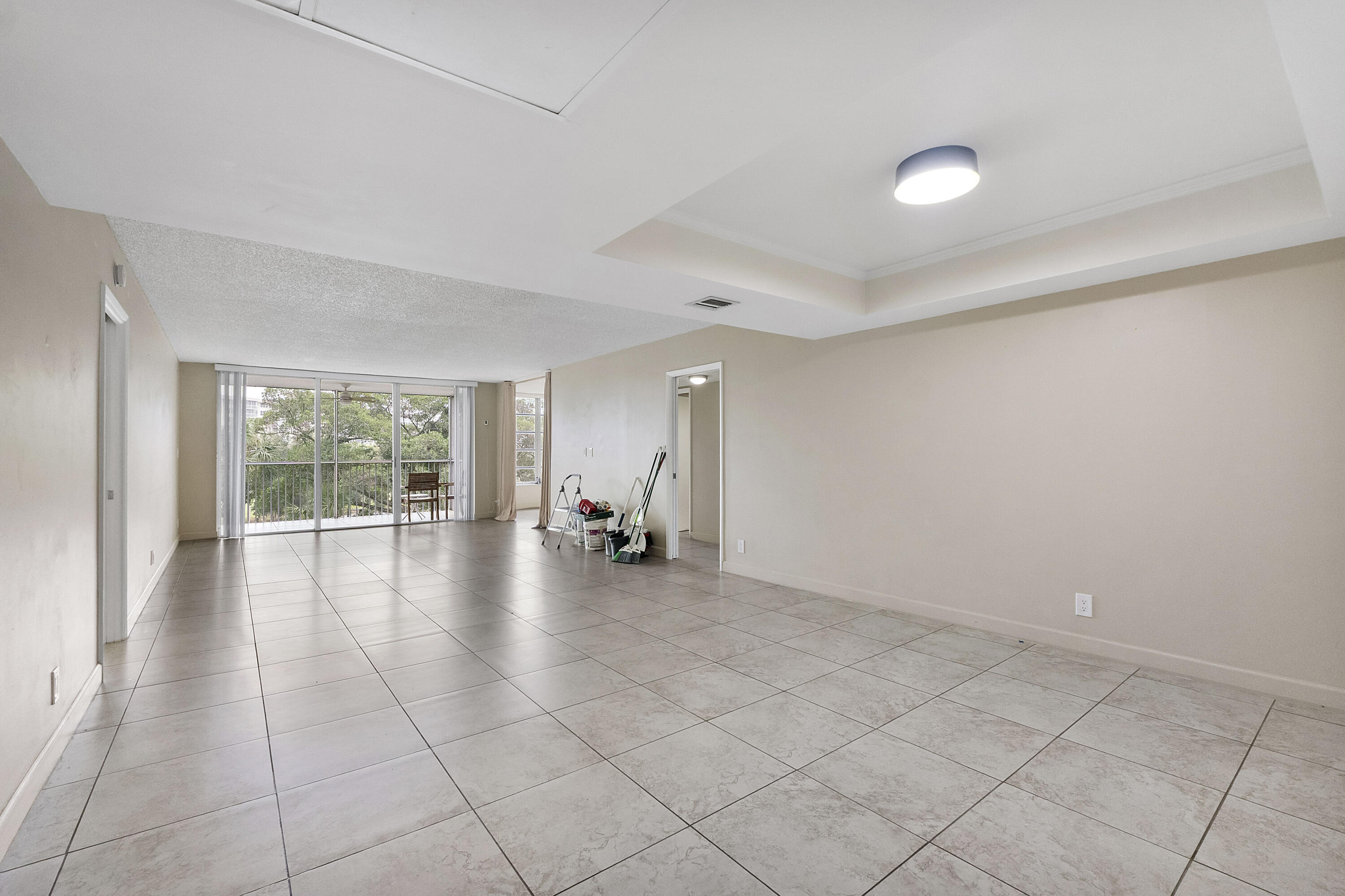 NO 76 PALM-AIRE COUNTRY CLUB - Residential Lease