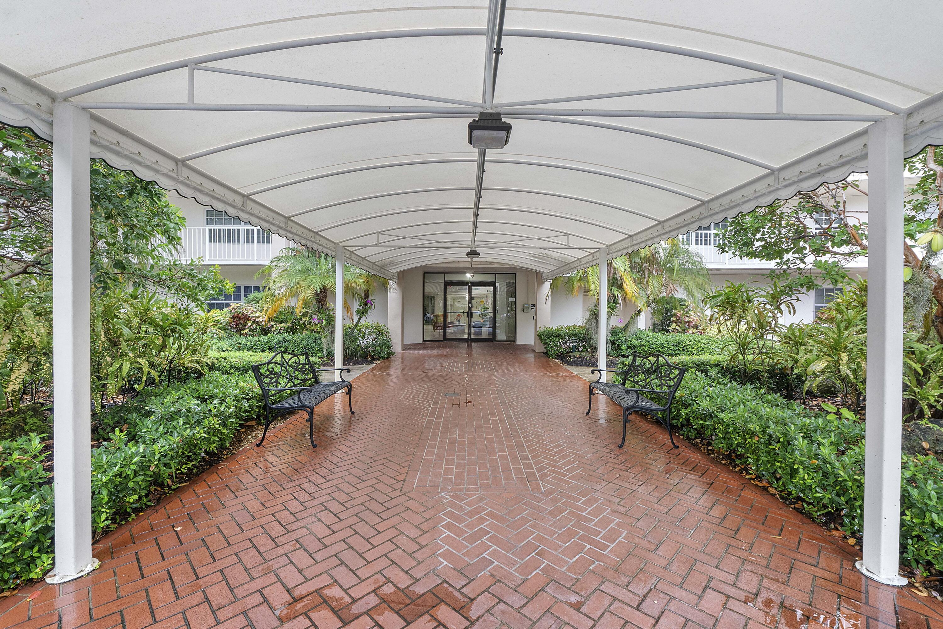 NO 76 PALM-AIRE COUNTRY CLUB - Residential Lease