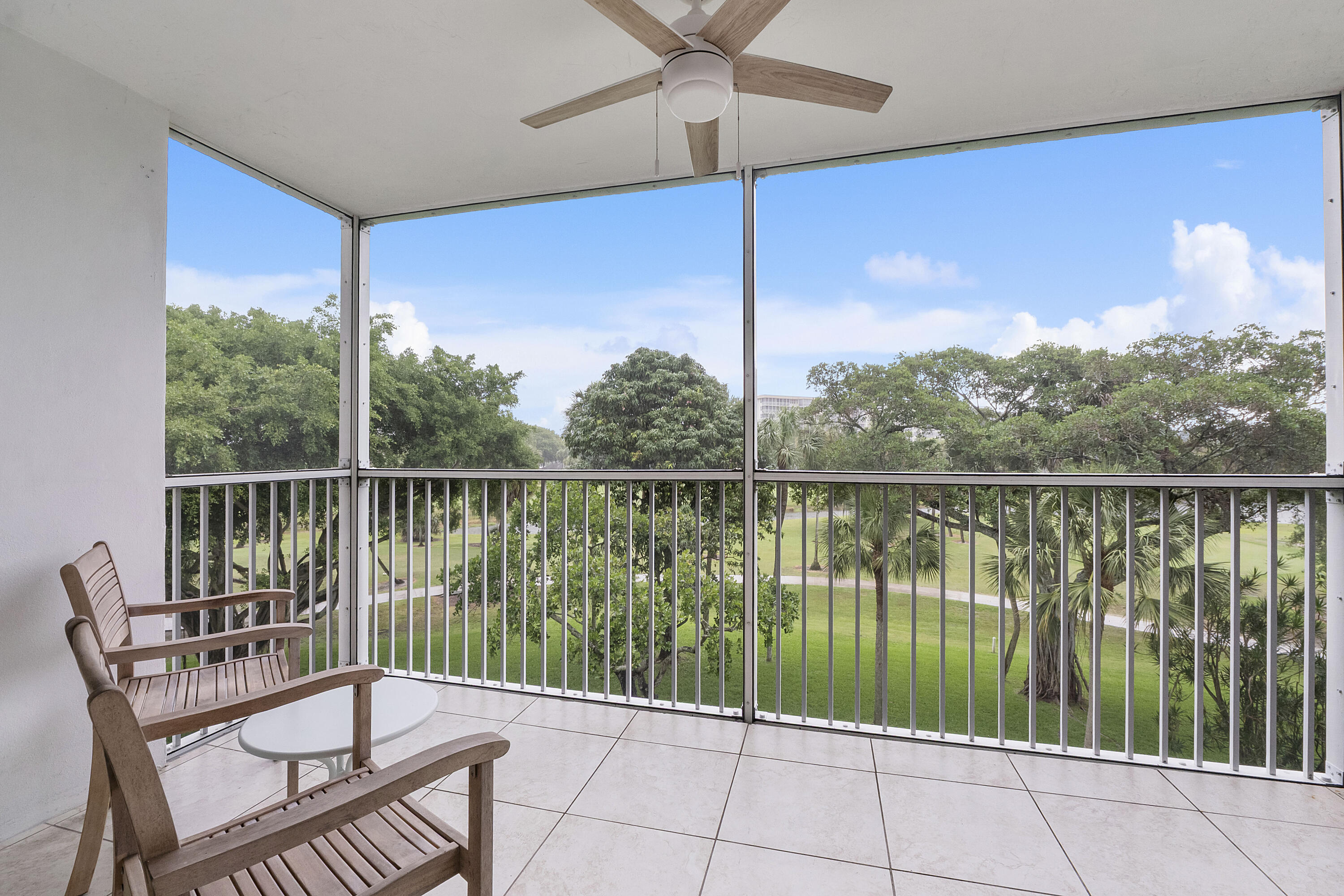 NO 76 PALM-AIRE COUNTRY CLUB - Residential Lease