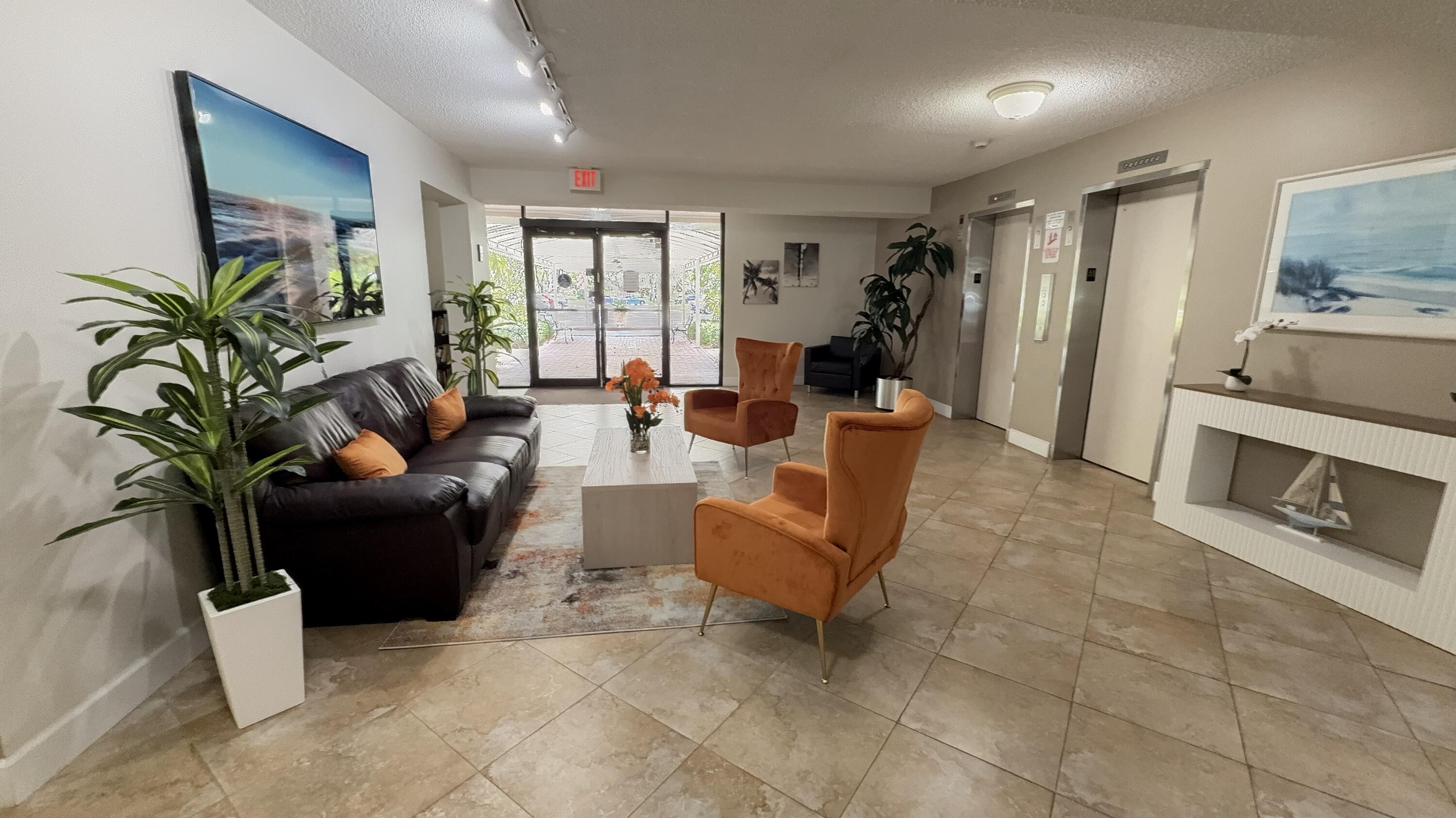NO 76 PALM-AIRE COUNTRY CLUB - Residential Lease