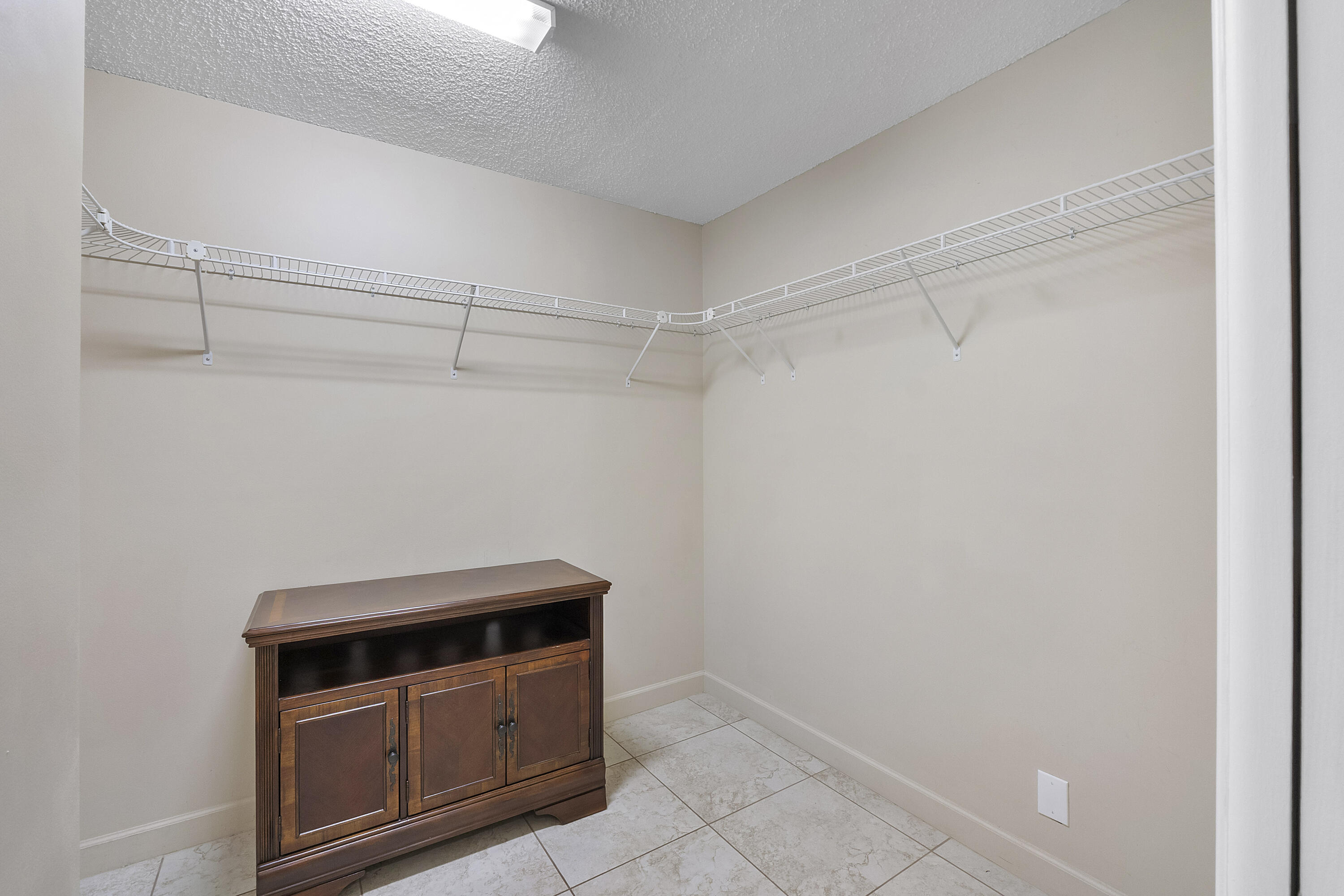 NO 76 PALM-AIRE COUNTRY CLUB - Residential Lease