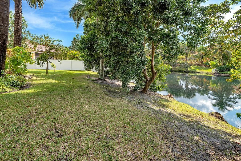 Isla Del Sol 85-32 B - Residential