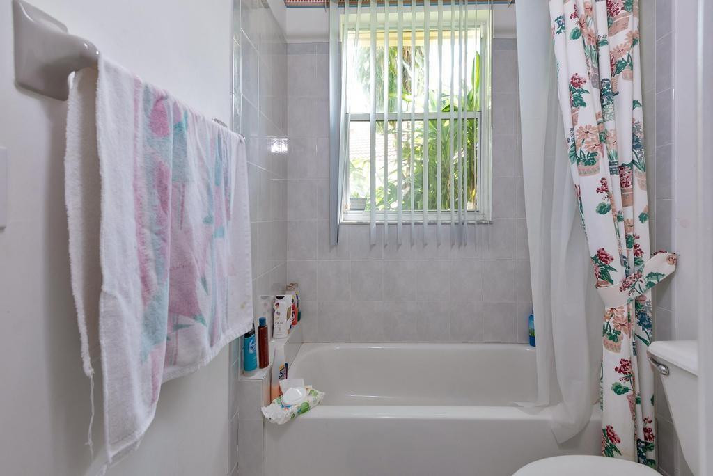 Isla Del Sol 85-32 B - Residential