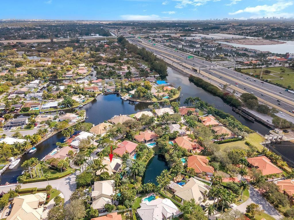Isla Del Sol 85-32 B - Residential