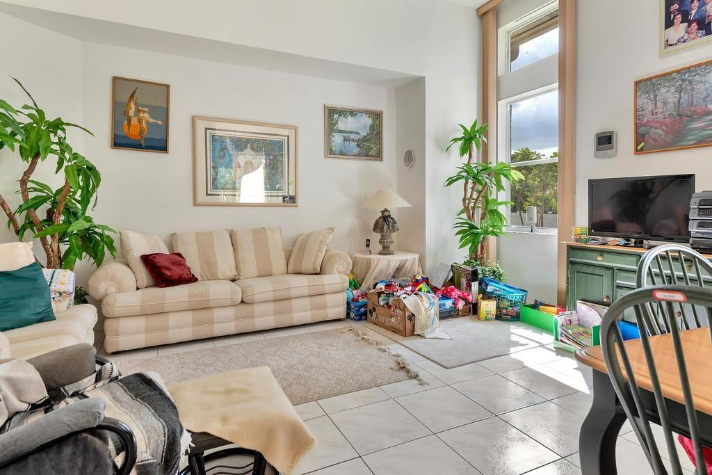 Isla Del Sol 85-32 B - Residential