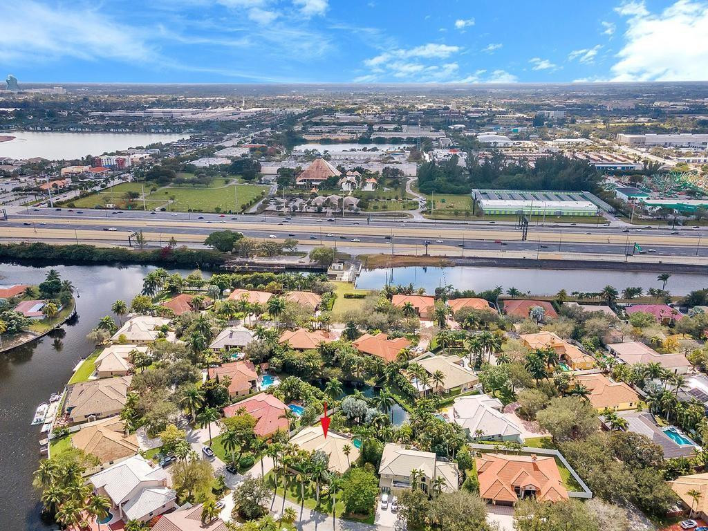 Isla Del Sol 85-32 B - Residential