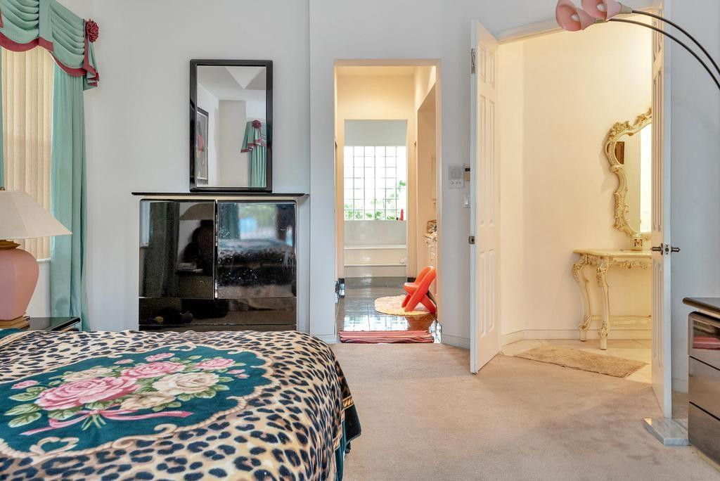 Isla Del Sol 85-32 B - Residential