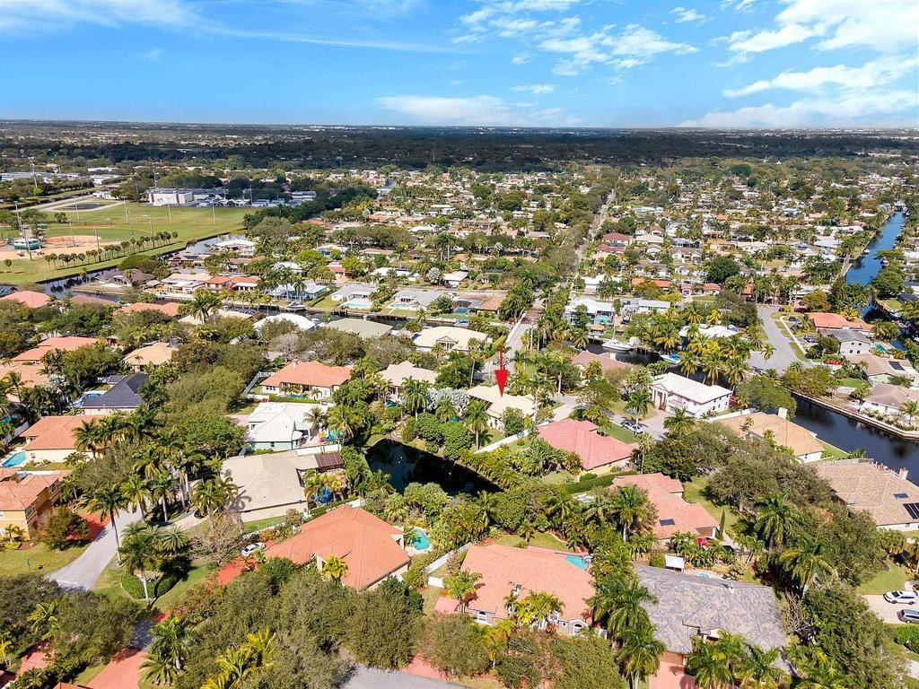 Isla Del Sol 85-32 B - Residential