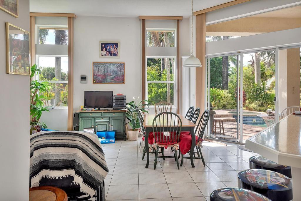 Isla Del Sol 85-32 B - Residential