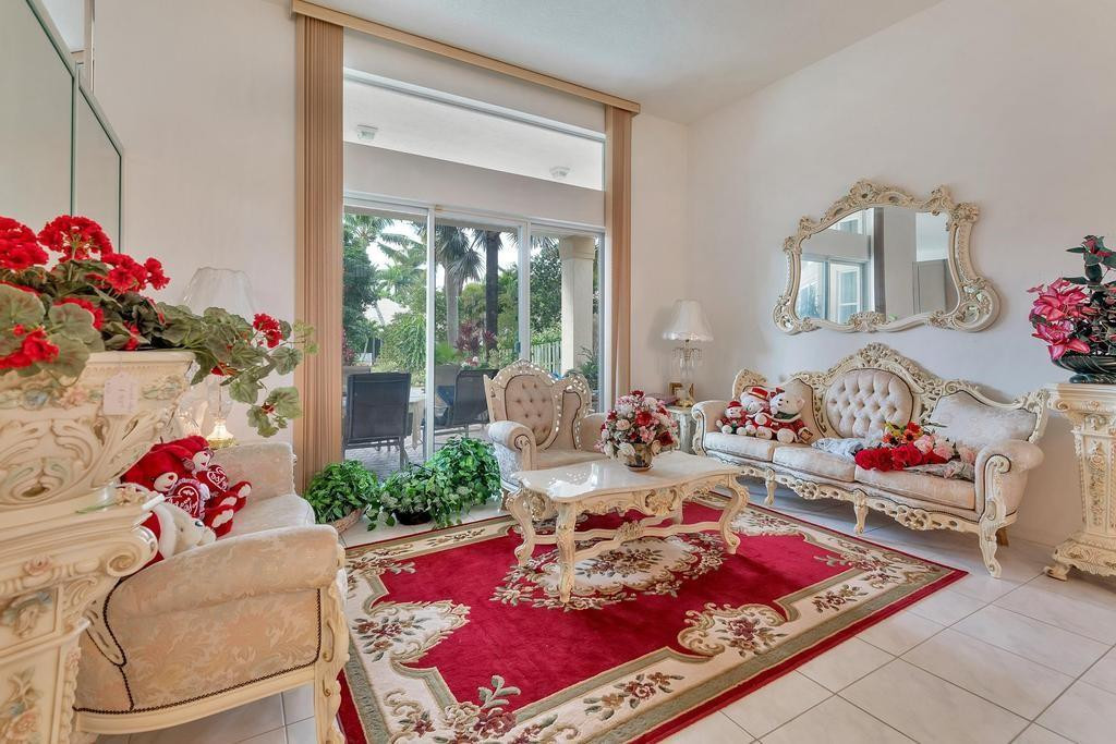 Isla Del Sol 85-32 B - Residential