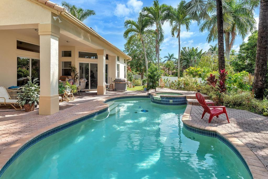Isla Del Sol 85-32 B - Residential