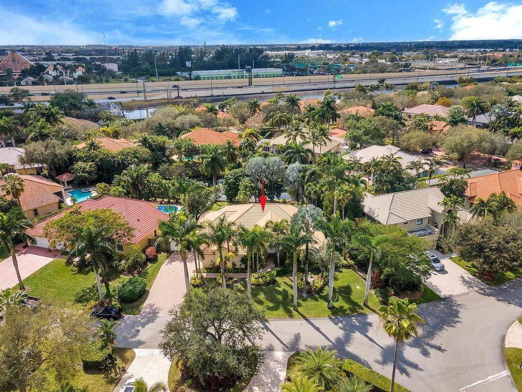 Isla Del Sol 85-32 B - Residential