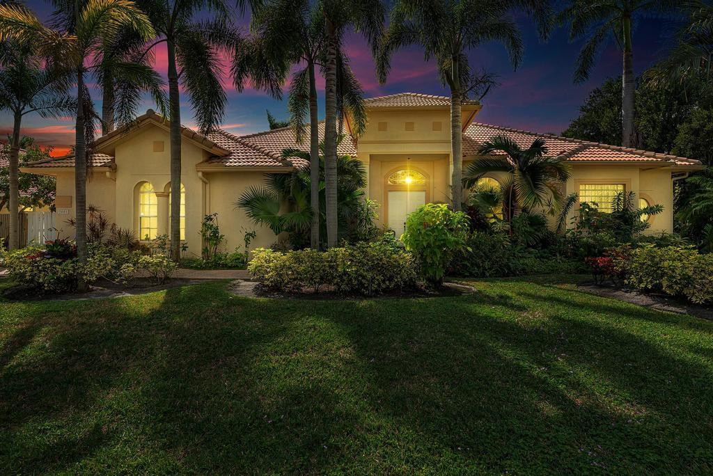 Isla Del Sol 85-32 B - Residential