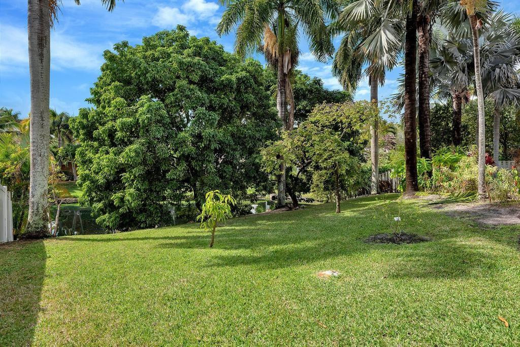 Isla Del Sol 85-32 B - Residential