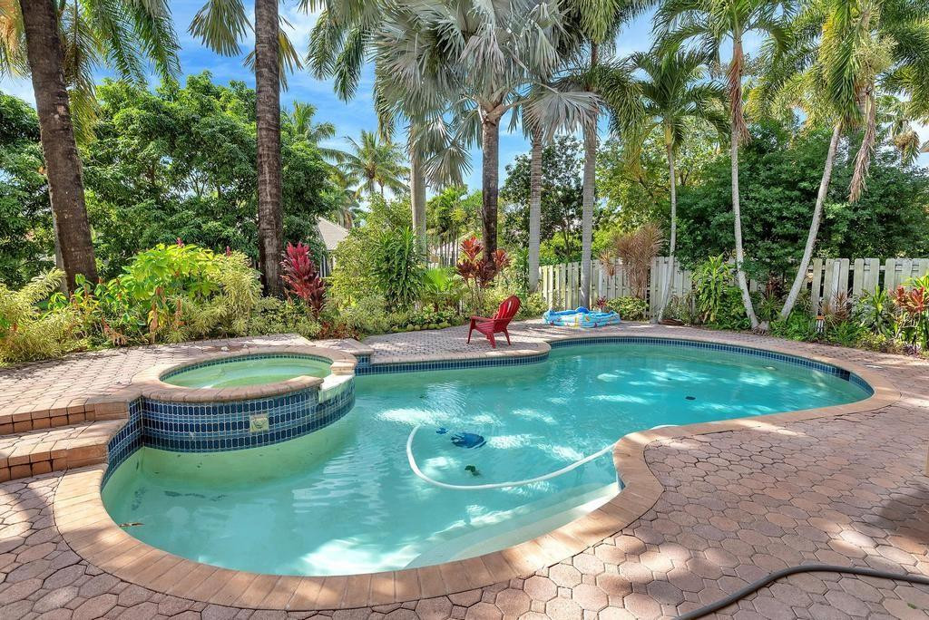 Isla Del Sol 85-32 B - Residential