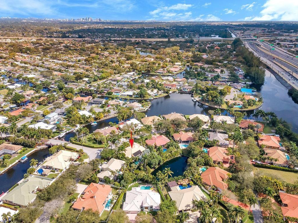 Isla Del Sol 85-32 B - Residential