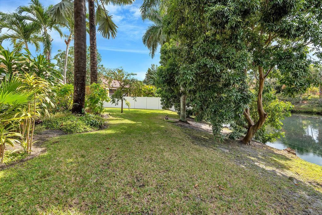 Isla Del Sol 85-32 B - Residential