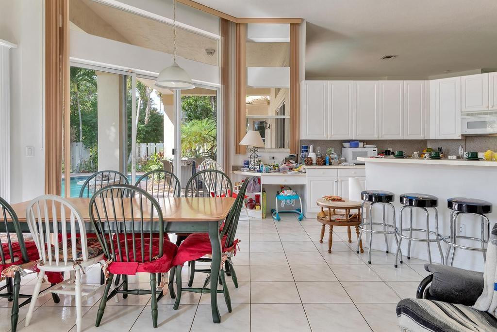 Isla Del Sol 85-32 B - Residential