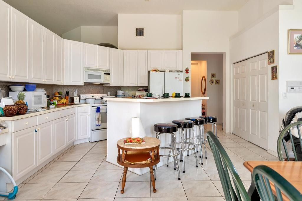 Isla Del Sol 85-32 B - Residential