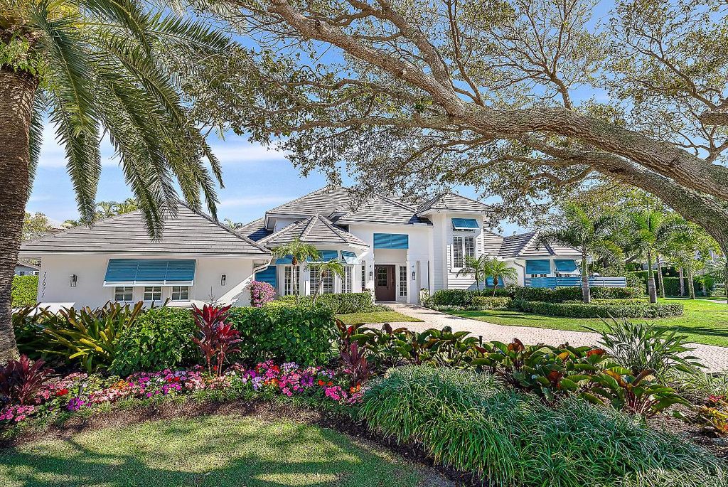 Photo of 11971 SE Tiffany Way, Jupiter, FL 33469 (MLS # R11146745)