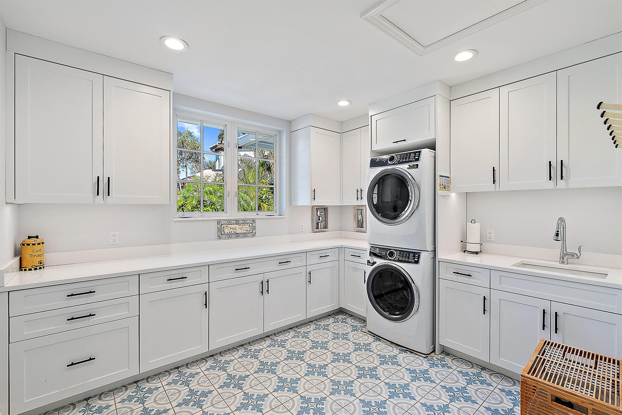 Rolling Hills - Residential