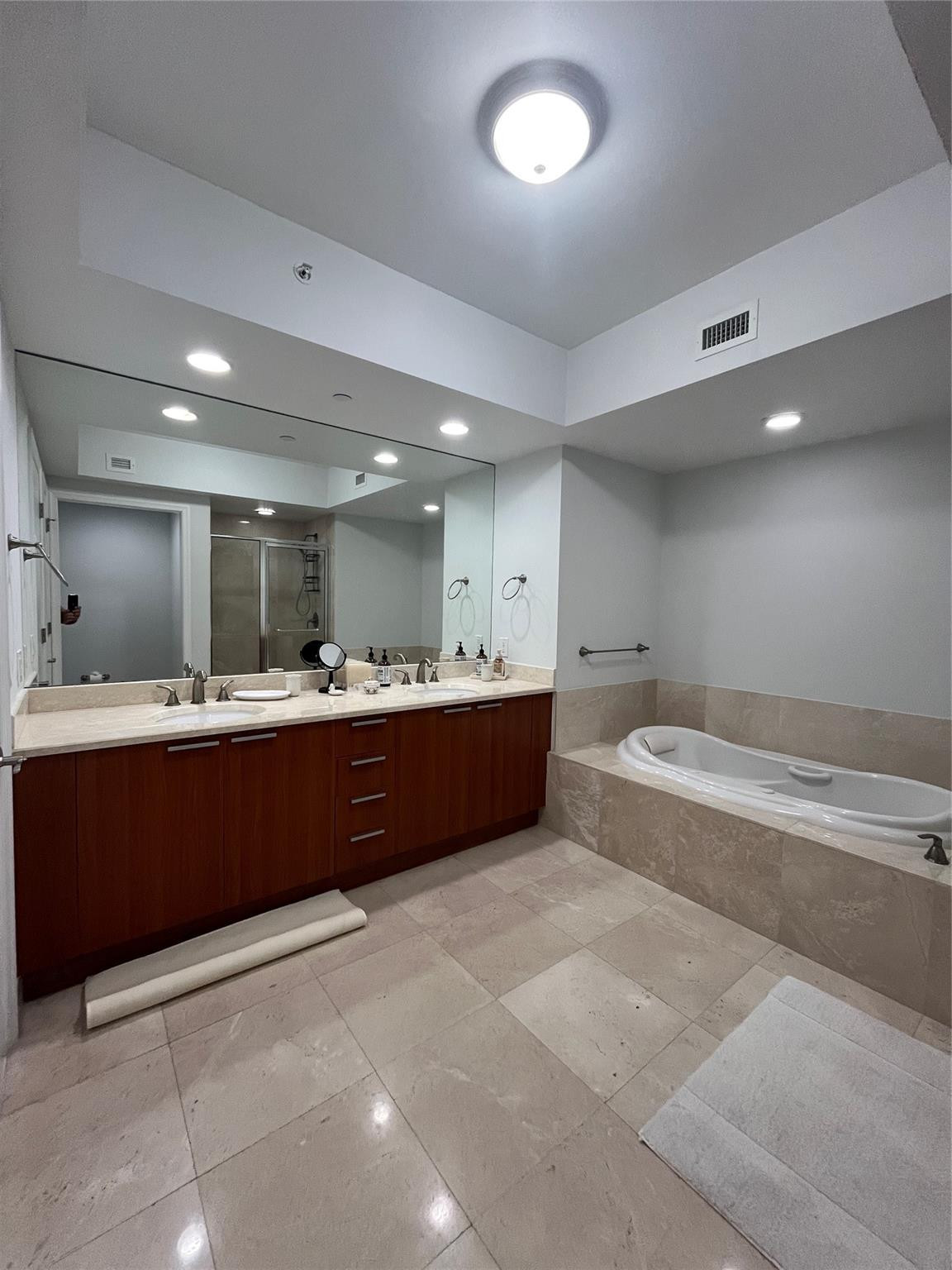 MARINA GRANDE - Residential Lease