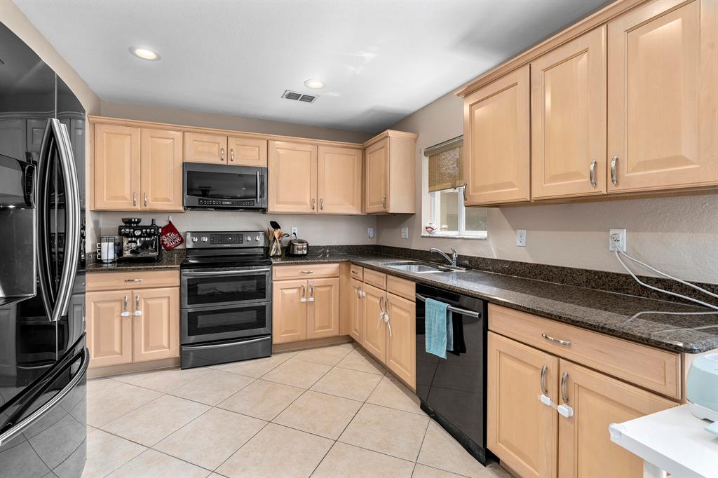 FOURTH  REPLAT OF PORTOFI - Residential